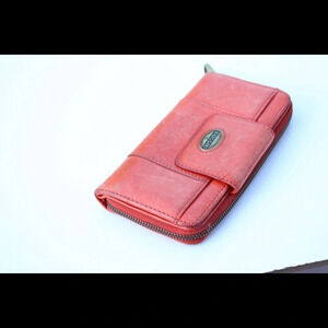 Fossil zip around wallet